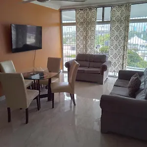 Apartment By The Pool, Kingston